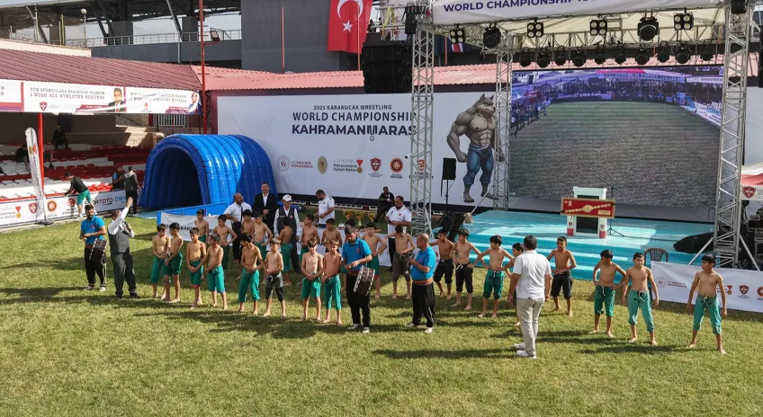 Türkiye Kısa Şalvar Güreş Şampiyonası Batıpark’ta Başladı