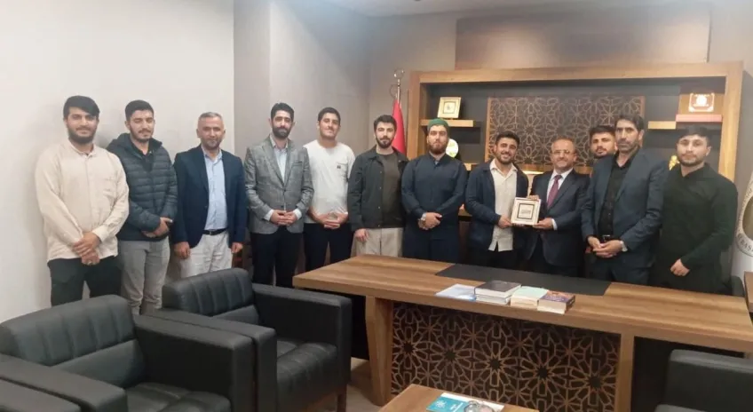 Üniversiteli ve imam hatipli gençlerden İl Müftülüğüne anlamlı ziyaret