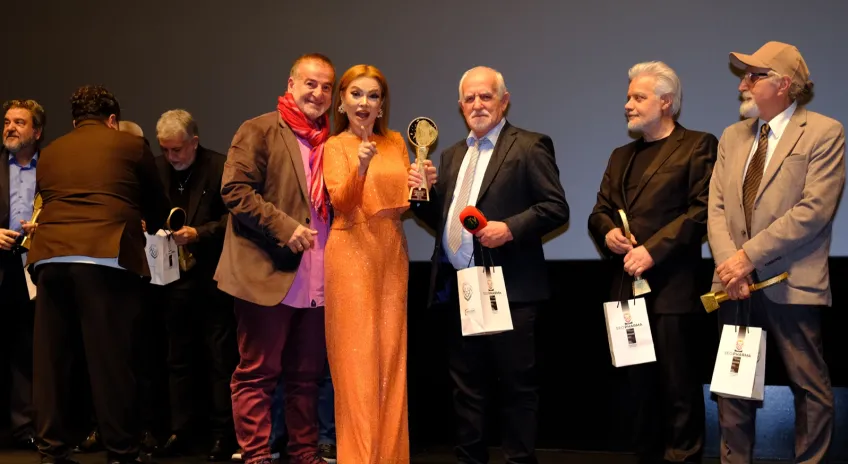 Ustaya Vefa Mesleğe Saygı Gazeteci Ödülü Şaban Mergül’ün