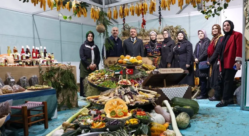 Vali Baydaş, Rize Gastronomi Günleri'ni ziyaret etti