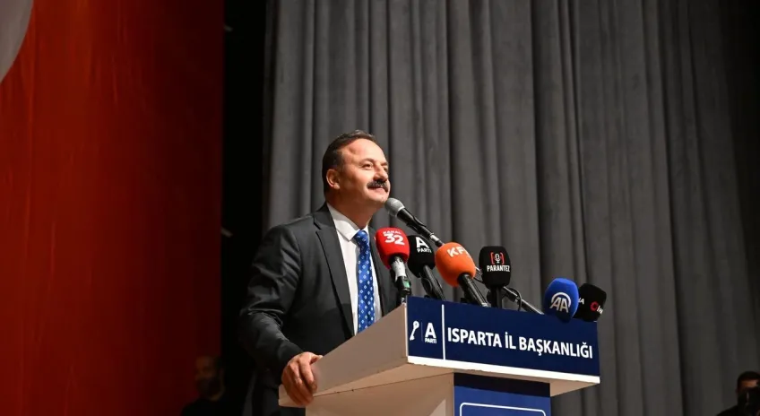 Yavuz Ağıralioğlu Isparta'dan seslendi: Umut hakkı sizin olsun; unutma hakkı milletindir!