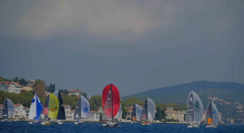 Yelken Tutkunları İstanbul Boğazı’nda Buluştu