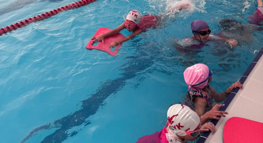Yüzme Bilmeyen Kalmasın Projesi Tüm Hızıyla Sürüyor
